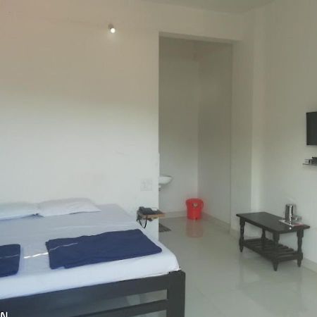 Swaroop Residency Ganpatipule Hotel Exterior photo